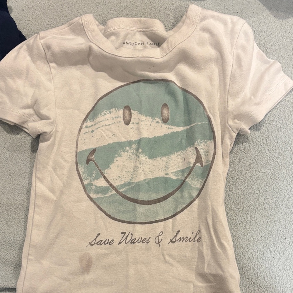 American Eagle Outfitters Kids' Cream and Blue Smiley Tee